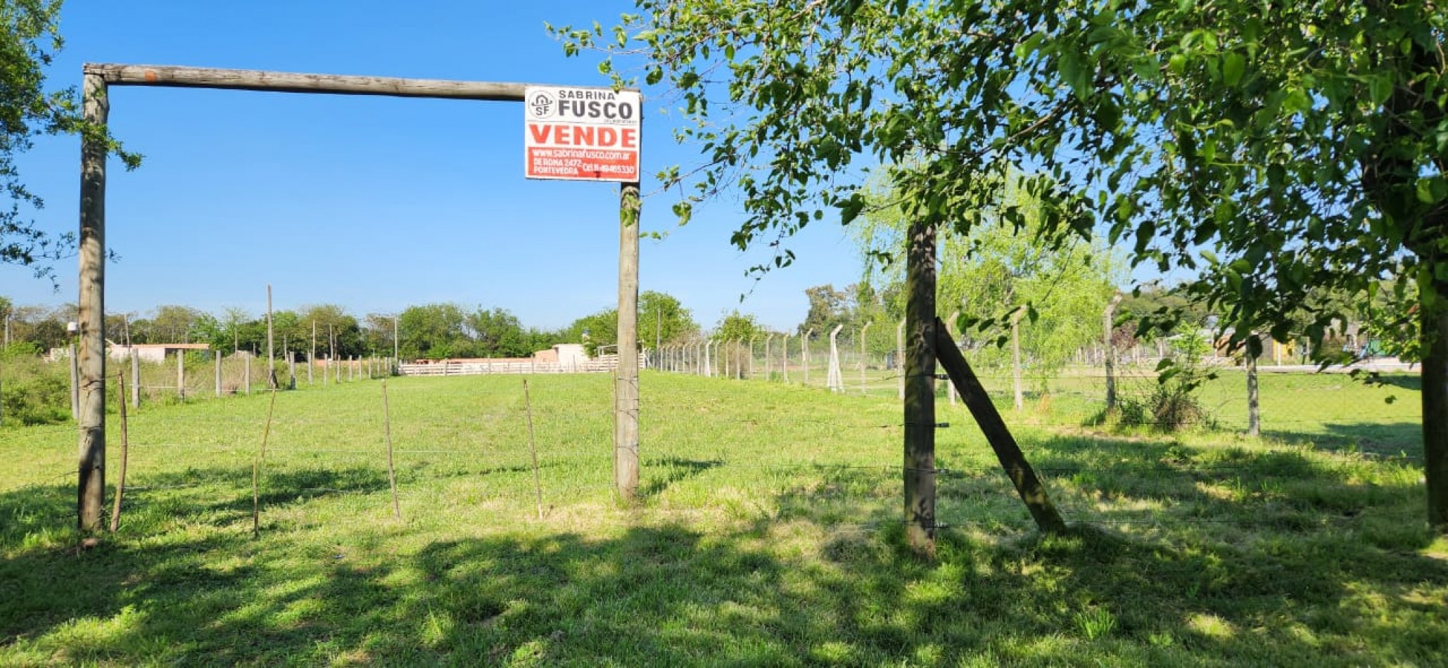 AMPLIO TERRENO PARQUIZADO PONTEVEDRA