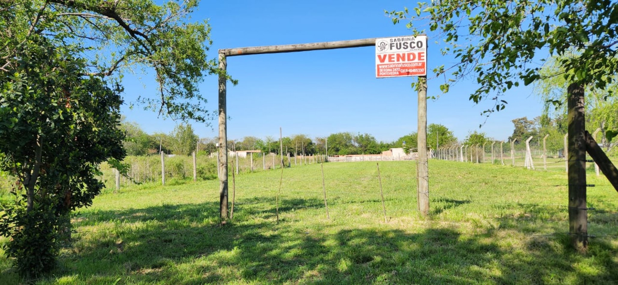AMPLIO TERRENO PARQUIZADO PONTEVEDRA