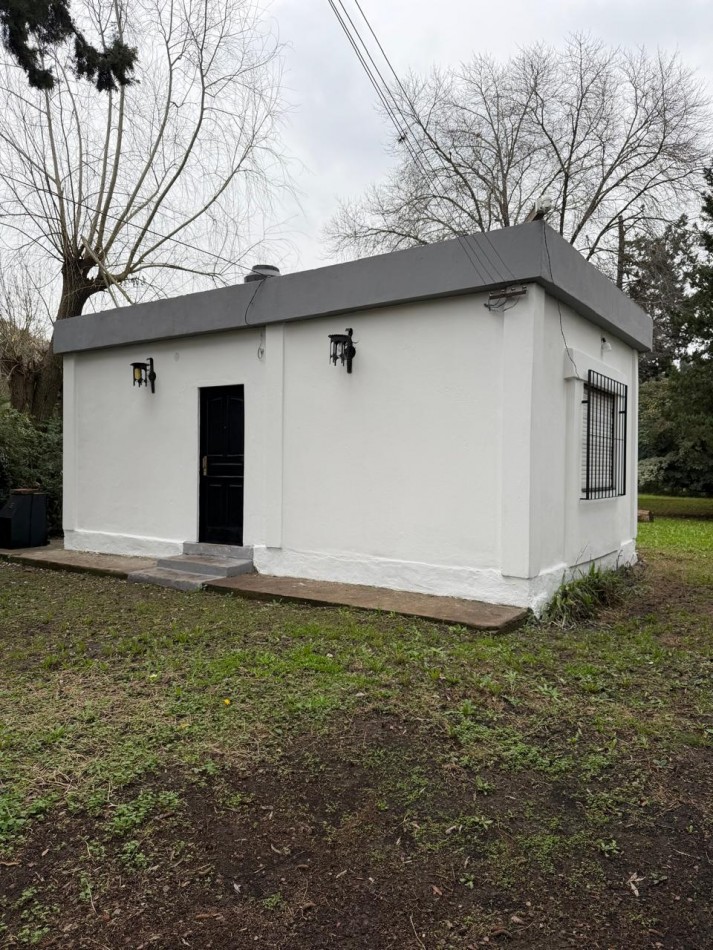 EXCELENTE UBICACION COMERCIAL - CASA CON AMPLIO TERRENO LIBRE SOBRE AVENIDA EN 20 DE JUNIO