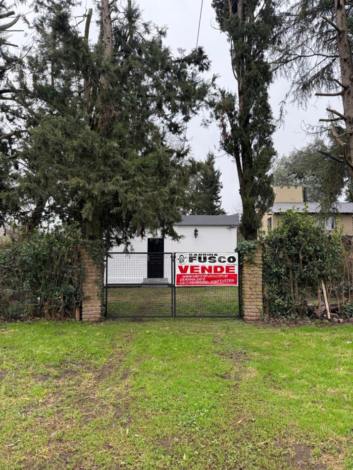 EXCELENTE UBICACION COMERCIAL - CASA CON AMPLIO TERRENO LIBRE SOBRE AVENIDA EN 20 DE JUNIO