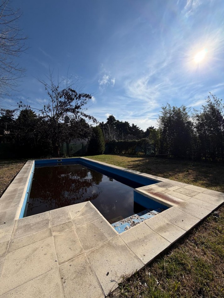 EXCEPCIONAL PROPIEDAD emplazada sobre un amplio lote de mas de 1500m² en 20 DE JUNIO