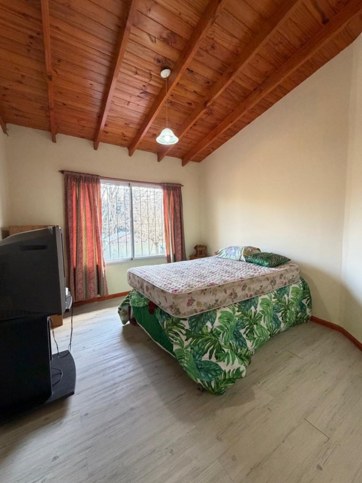 EXCEPCIONAL PROPIEDAD emplazada sobre un amplio lote de mas de 1500m² en 20 DE JUNIO