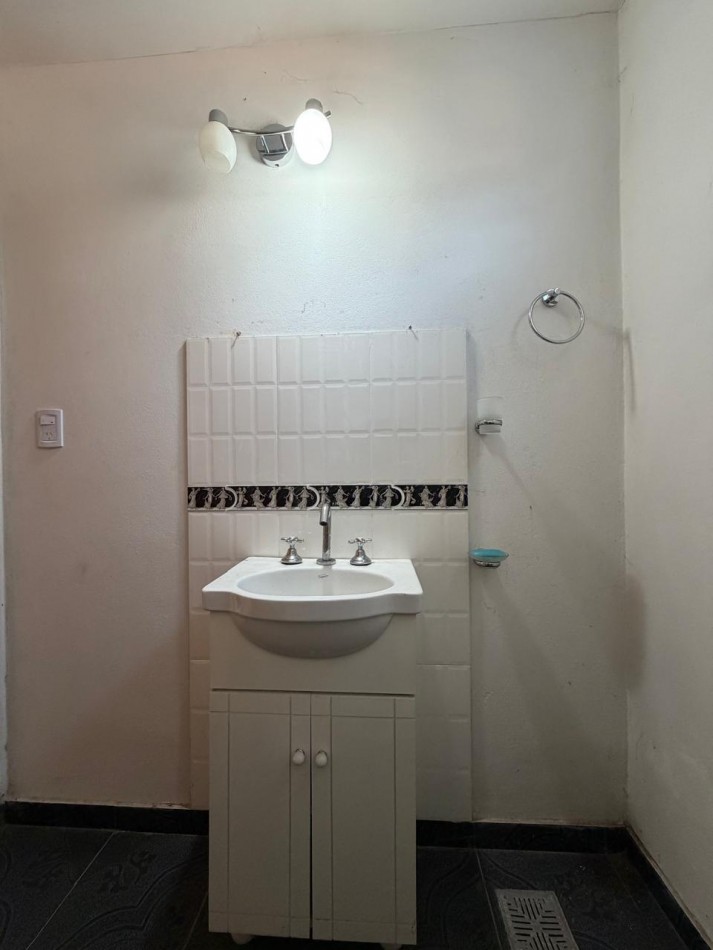 EXCEPCIONAL PROPIEDAD emplazada sobre un amplio lote de mas de 1500m² en 20 DE JUNIO