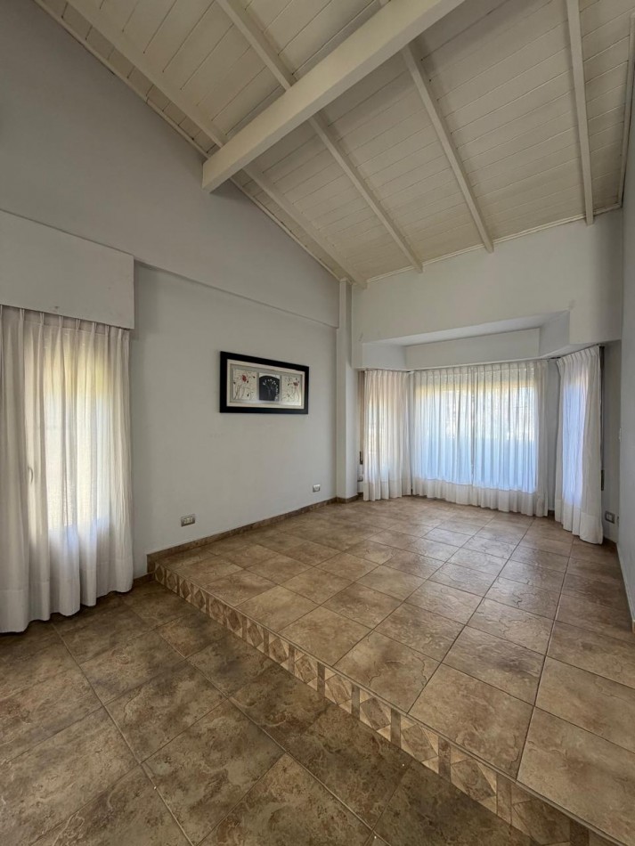 VIVIENDA UBICADA EN PLENO CENTRO DE PONTEVEDRA QUE OFRECE COMODIDAD Y CONFORT.