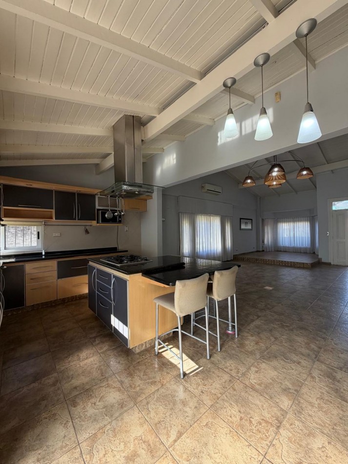 VIVIENDA UBICADA EN PLENO CENTRO DE PONTEVEDRA QUE OFRECE COMODIDAD Y CONFORT.