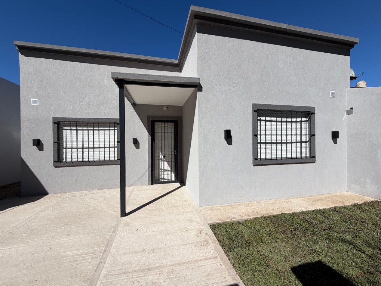 EXCLUSIVA VIVIENDA DE ESTETICA MODERNA EN EL CENTRO DE PONTEVEDRA.