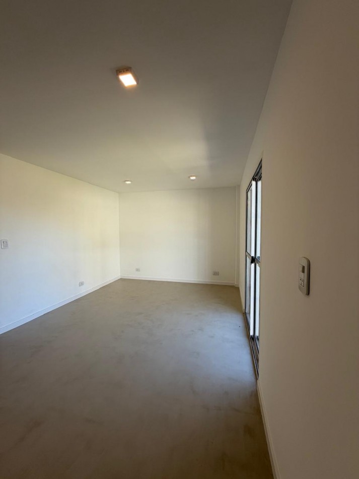 EXCLUSIVA VIVIENDA DE ESTETICA MODERNA EN EL CENTRO DE PONTEVEDRA.
