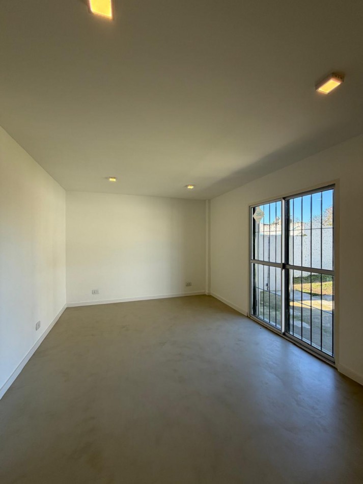 EXCLUSIVA VIVIENDA DE ESTETICA MODERNA EN EL CENTRO DE PONTEVEDRA.