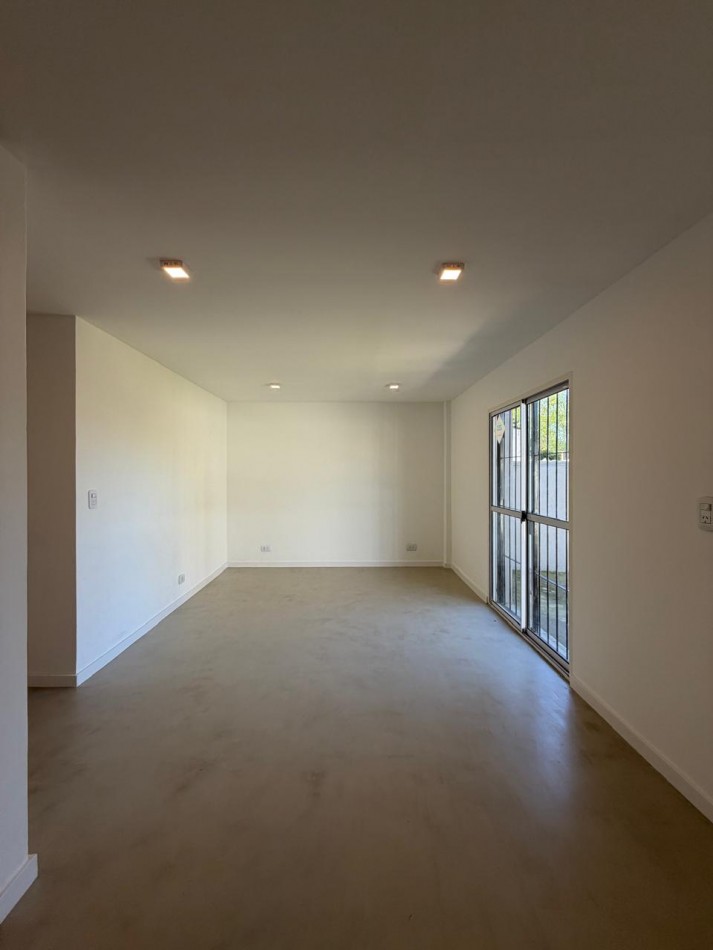 EXCLUSIVA VIVIENDA DE ESTETICA MODERNA EN EL CENTRO DE PONTEVEDRA.