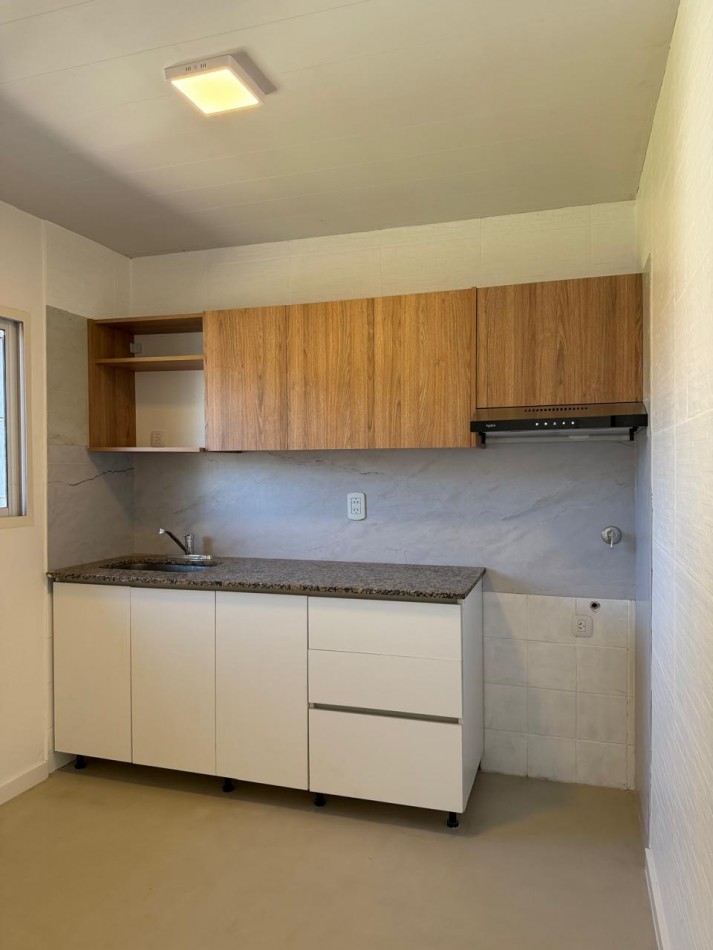 EXCLUSIVA VIVIENDA DE ESTETICA MODERNA EN EL CENTRO DE PONTEVEDRA.