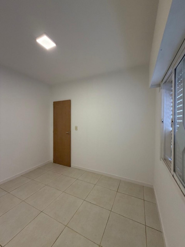 EXCLUSIVA VIVIENDA DE ESTETICA MODERNA EN EL CENTRO DE PONTEVEDRA.
