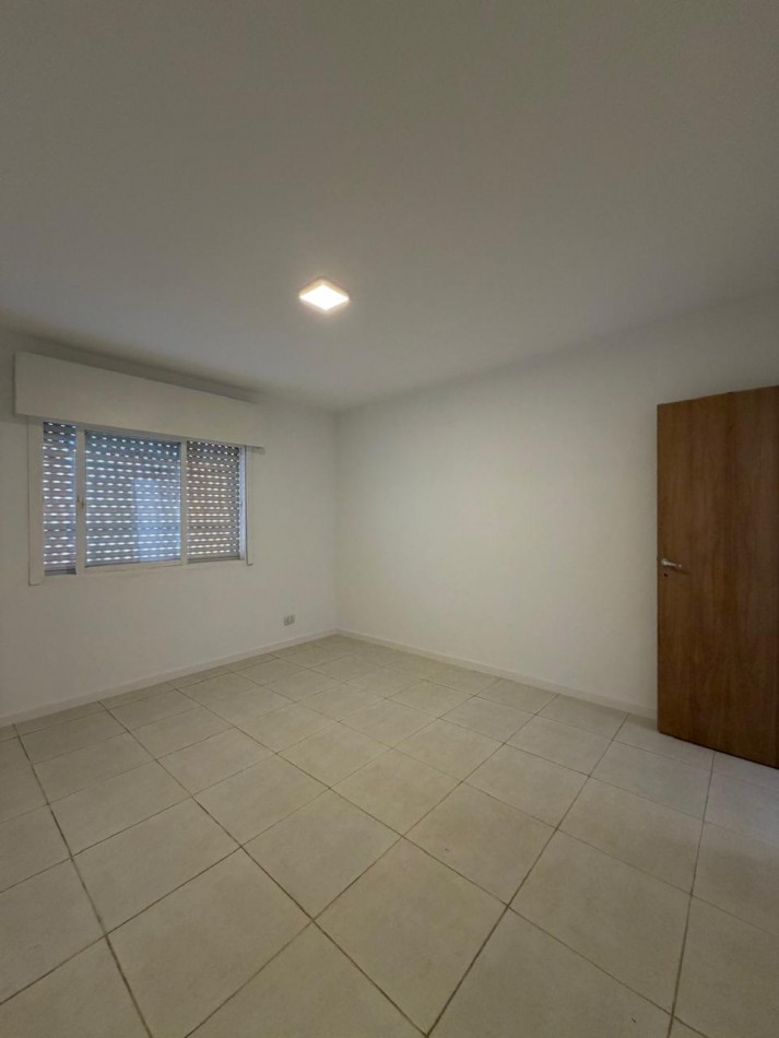 EXCLUSIVA VIVIENDA DE ESTETICA MODERNA EN EL CENTRO DE PONTEVEDRA.