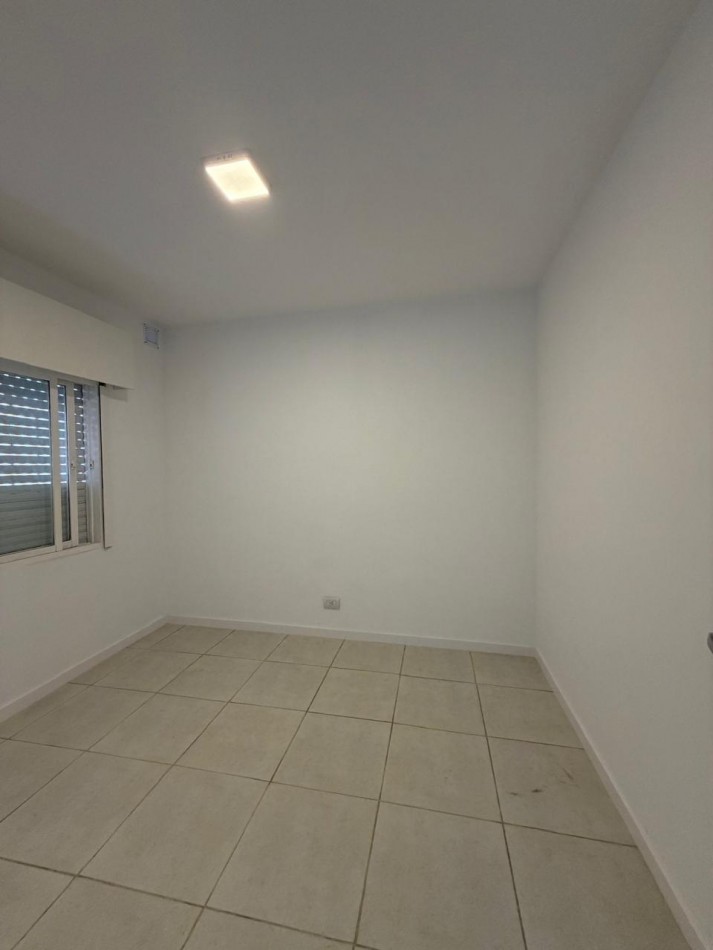 EXCLUSIVA VIVIENDA DE ESTETICA MODERNA EN EL CENTRO DE PONTEVEDRA.