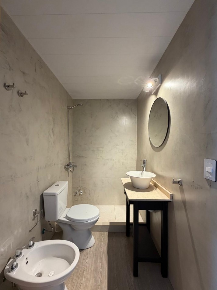 EXCLUSIVA VIVIENDA DE ESTETICA MODERNA EN EL CENTRO DE PONTEVEDRA.