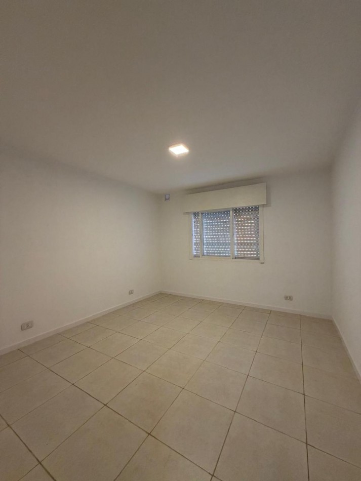 EXCLUSIVA VIVIENDA DE ESTETICA MODERNA EN EL CENTRO DE PONTEVEDRA.