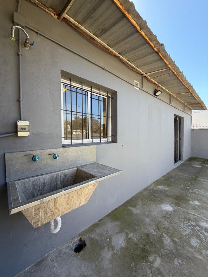 EXCLUSIVA VIVIENDA DE ESTETICA MODERNA EN EL CENTRO DE PONTEVEDRA.