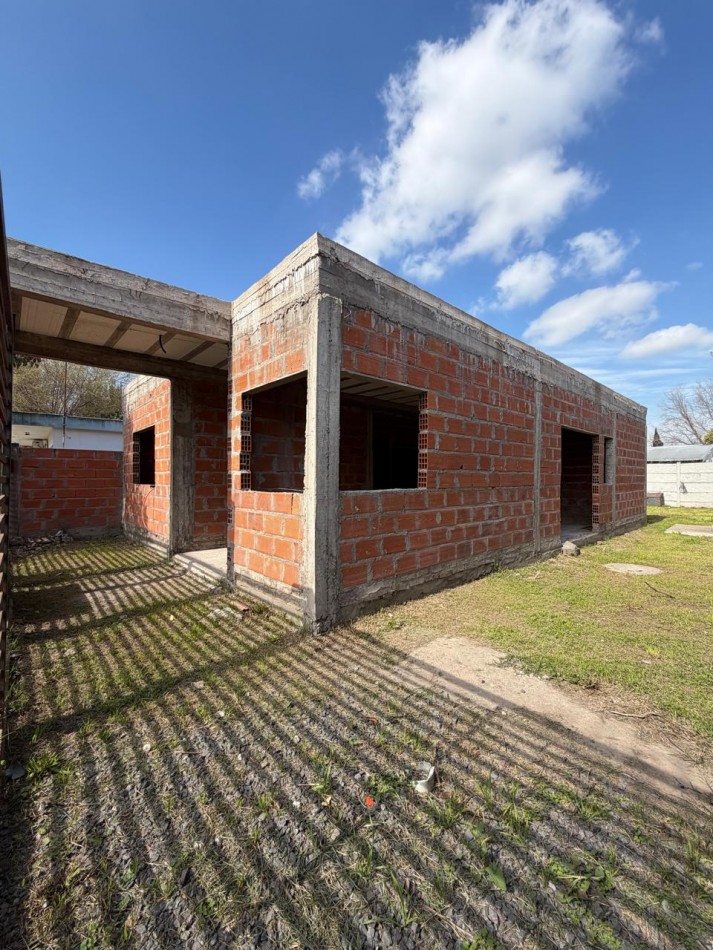 ¡OPORTUNIDAD UNICA! LOTE CON MEJORAS A METROS DE LA AVENIDA PRINCIPAL DE PONTEVEDRA