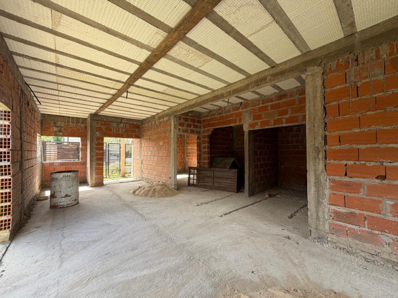 ¡OPORTUNIDAD UNICA! LOTE CON MEJORAS A METROS DE LA AVENIDA PRINCIPAL DE PONTEVEDRA