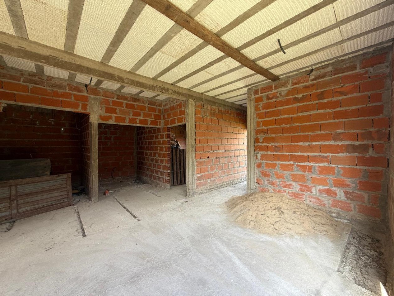 ¡OPORTUNIDAD UNICA! LOTE CON MEJORAS A METROS DE LA AVENIDA PRINCIPAL DE PONTEVEDRA