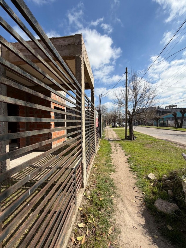 ¡OPORTUNIDAD UNICA! LOTE CON MEJORAS A METROS DE LA AVENIDA PRINCIPAL DE PONTEVEDRA