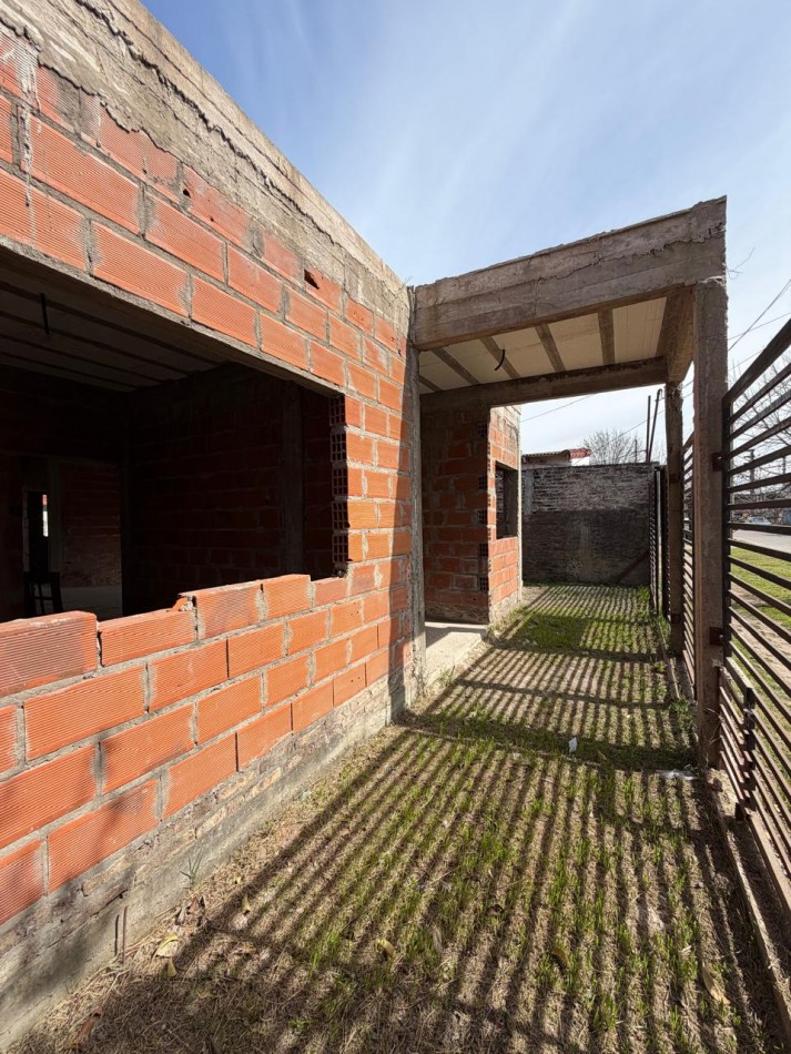 ¡OPORTUNIDAD UNICA! LOTE CON MEJORAS A METROS DE LA AVENIDA PRINCIPAL DE PONTEVEDRA