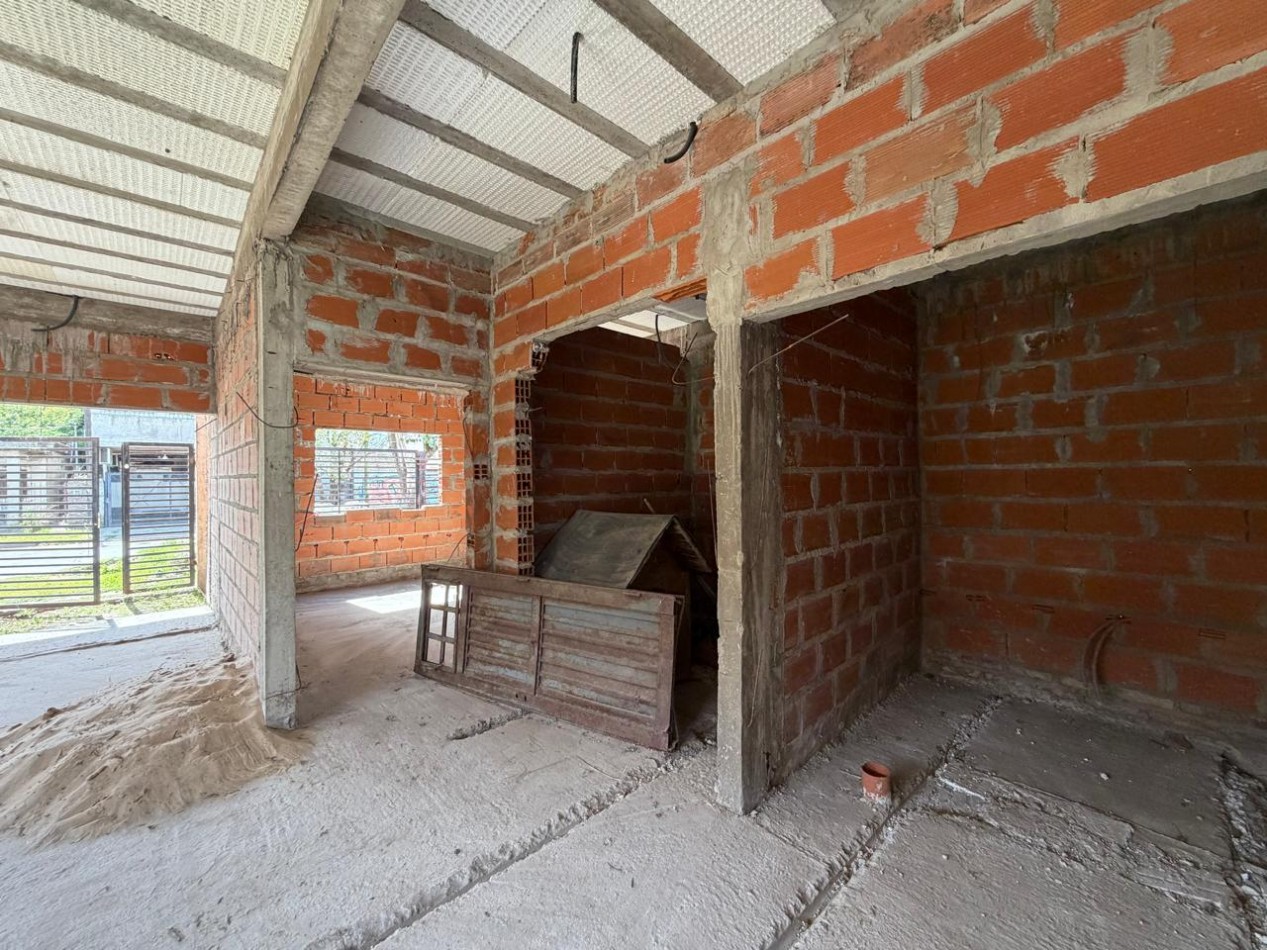 ¡OPORTUNIDAD UNICA! LOTE CON MEJORAS A METROS DE LA AVENIDA PRINCIPAL DE PONTEVEDRA