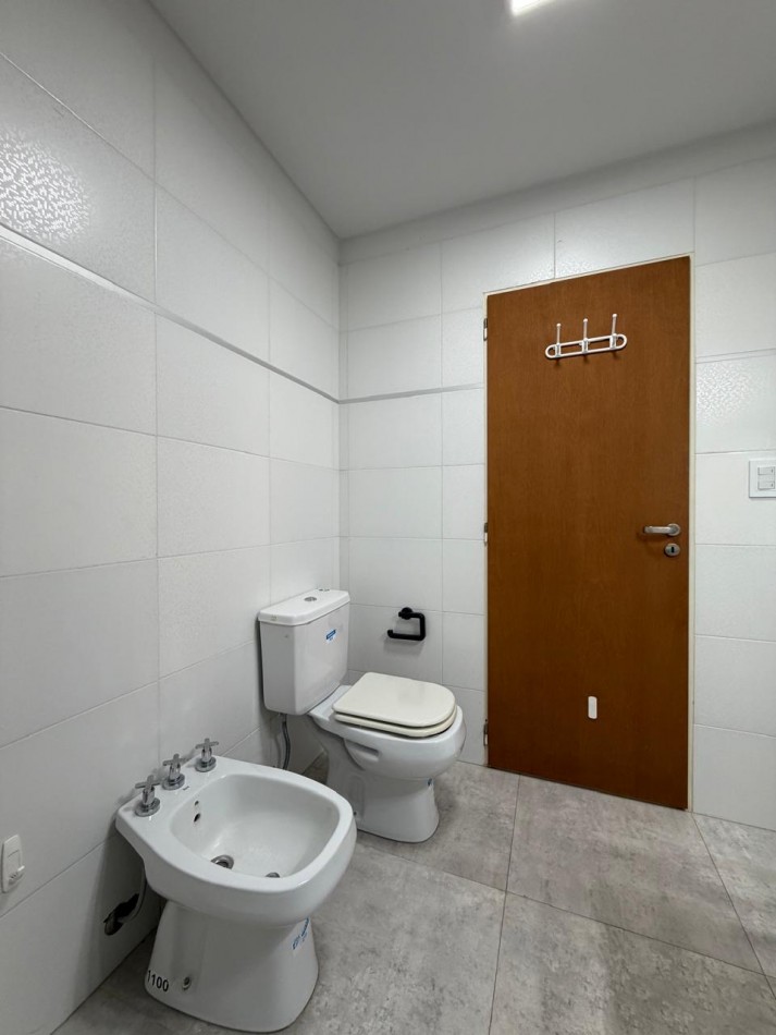 MONOAMBIENTE PREMIUM CON COCHERA EN EL CENTRO DE PADUA.