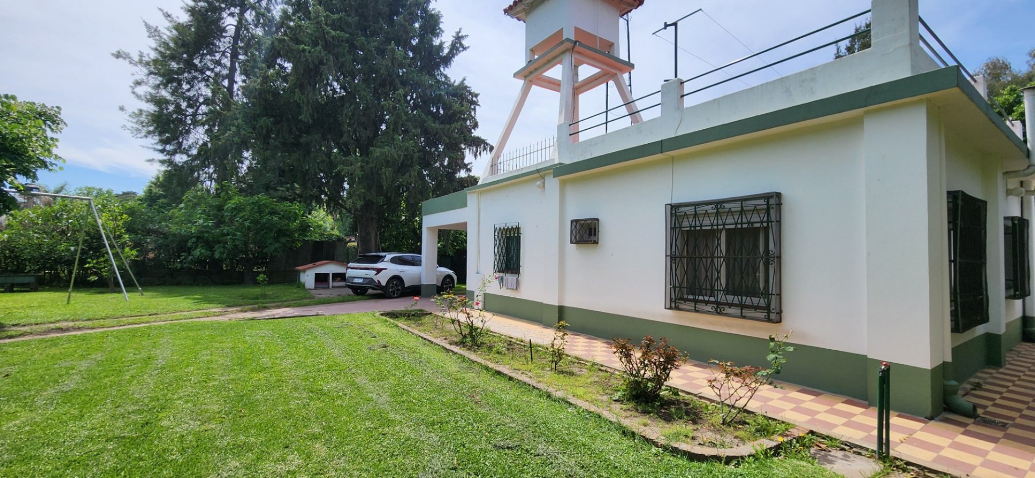 EXCLUSIVA QUINTA DE 2.576 M² CON SALIDA A DOS CALLES