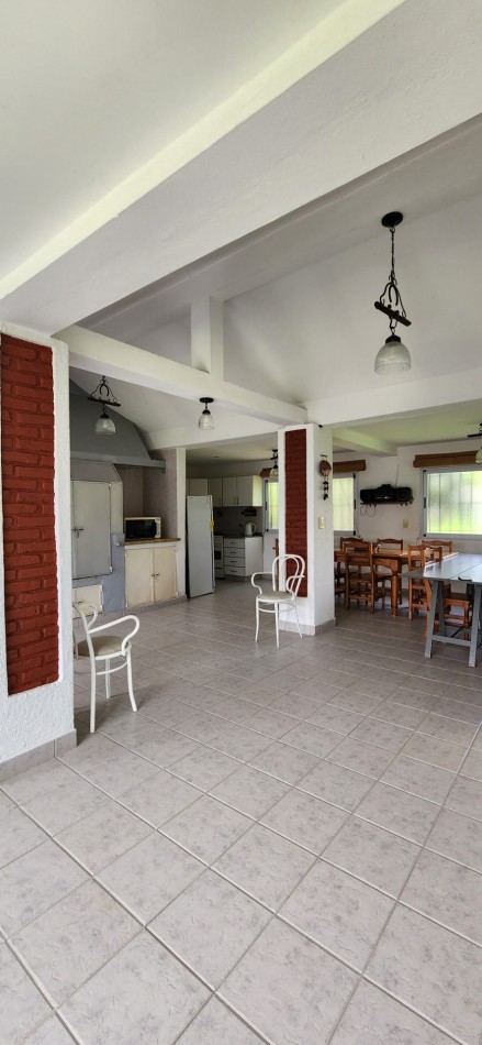 EXCLUSIVA QUINTA DE 2.576 M² CON SALIDA A DOS CALLES