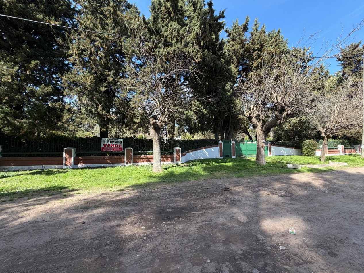 EXCLUSIVA QUINTA DE 2.576 M² CON SALIDA A DOS CALLES